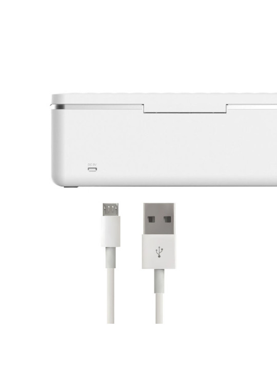 Lateral del esterilizador Stertoy con el puerto micro USB de 5 V y el cable USB incluido
