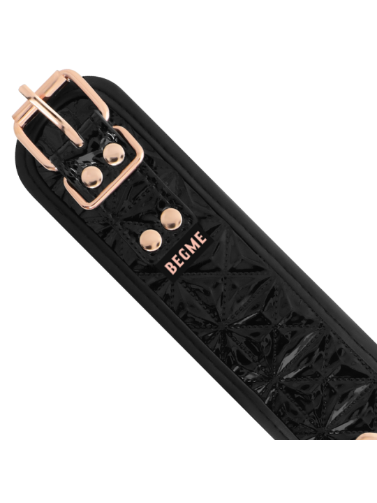 BEGME - BLACK EDITION COLLAR CON CADENAS Y PINZAS PEZONES CON FORRO DE NEOPRENO