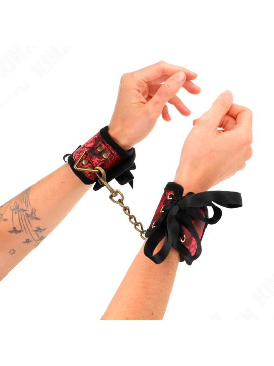 KINK - MUÑEQUERAS DISEÑO ESCÁNDALO ROJO-NEGRO DETALLE LAZO 24.5 CM X 6.5 CM