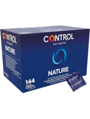 Caja de 144 preservativos Control Nature de látex natural con un envoltorio individual delante