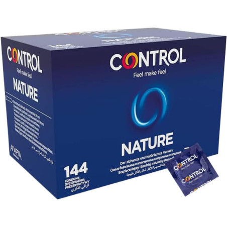 Caja de 144 preservativos Control Nature de látex natural con un envoltorio individual delante