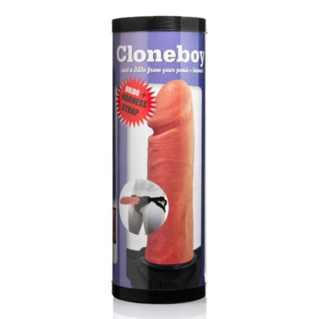 Envase cilíndrico del kit Cloneboy Dildo & Harness Strap con la réplica de ejemplo en la etiqueta