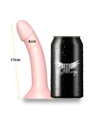 Dildo Mythology Rune Candy M junto a lata de refresco para comparativa de tamaño, 17 cm de largo
