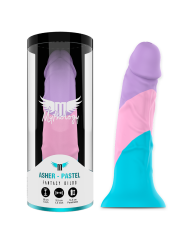 Dildo Asher Pastel en tubo de presentación con logo Mythology y especificaciones técnicas